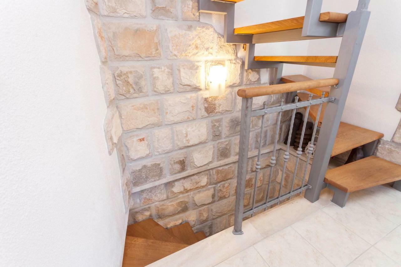 Holiday Home Lavanda Grubisic Tučepi Buitenkant foto